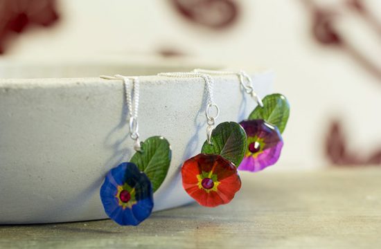Garden flowers. Three necklace.