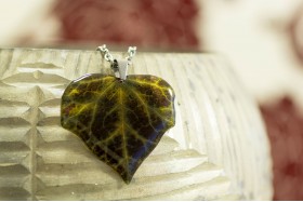 Dark ivy necklace